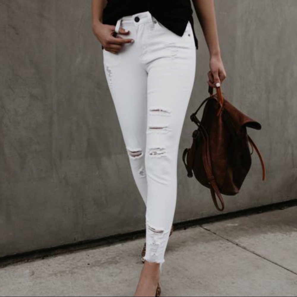 SUMMER CLEARANCE‼️ Jaedyn Distressed White Denim - Picture 4 of 8